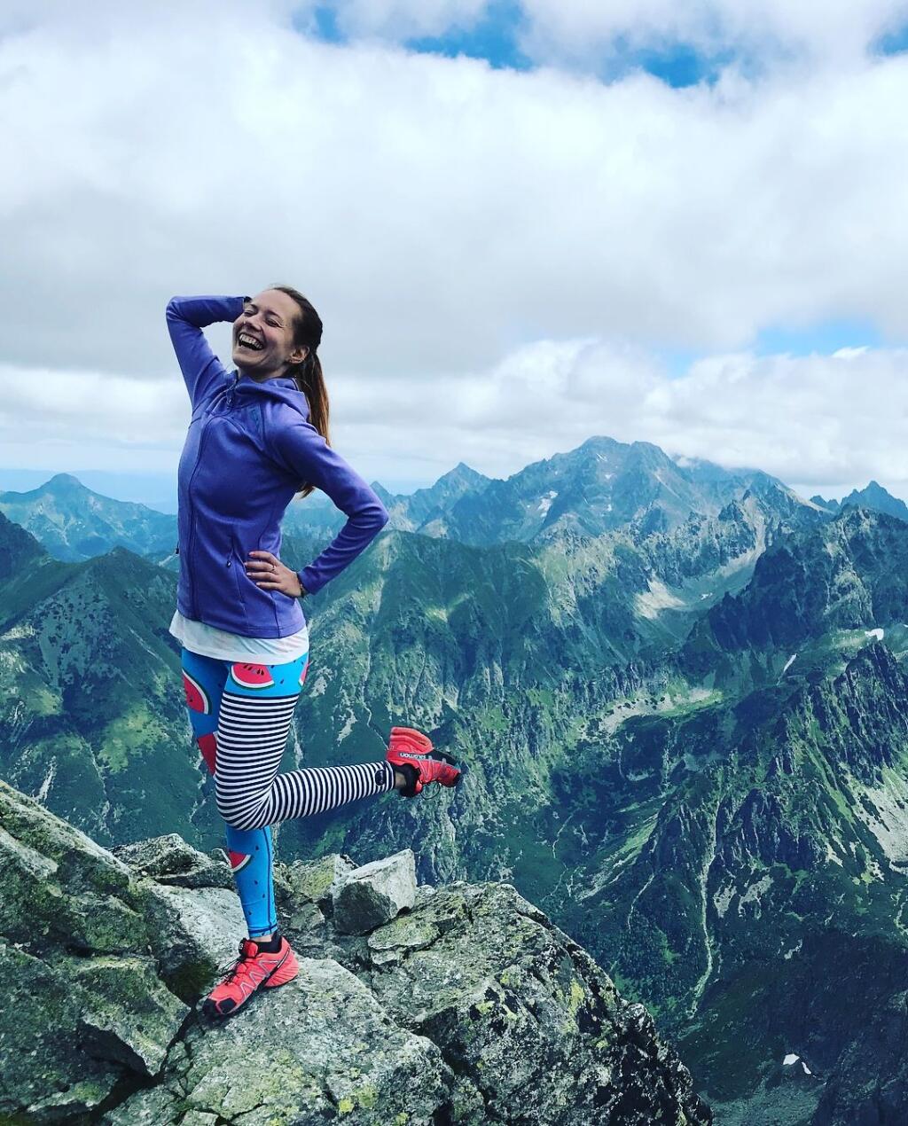„Môžem s ňou prebrať aj iné ako športové veci, už som ženu pri sebe potrebovala. Veľa s ňou cvičím, možno sa moje telo aj trochu zmenilo, keďže využívam aj iné svaly a vďaka tomu sa po fyzickej stránke cítim ešte oveľa silnejšia,“ povedala slovenská lyžiarka na margo fyzioterapeutky Ivany Gasparek.