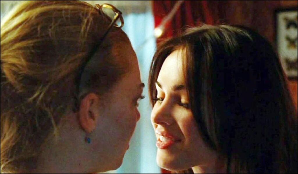 3-9-2009 Megan Fox kisses Amanda Seyfried in new film.