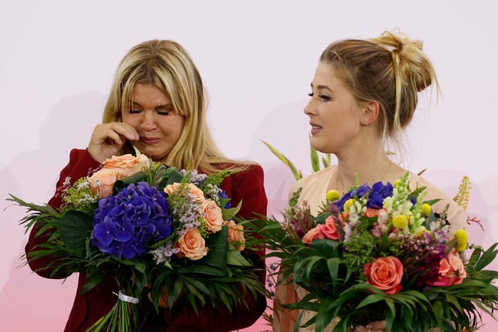 Corinna sa pri dojímavých slovách neubránila slzám a poplakala si.