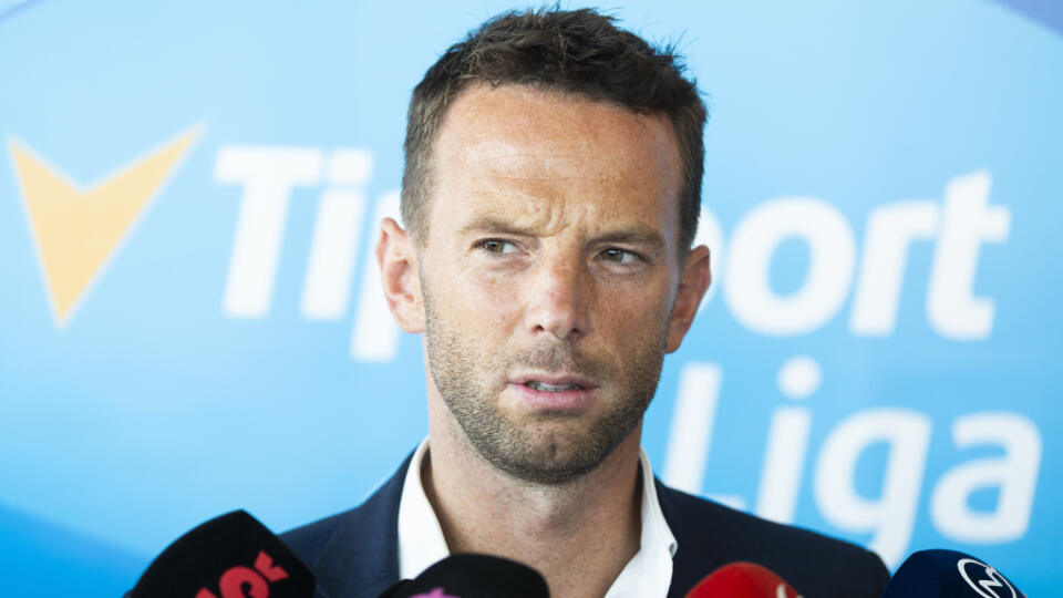 Bývalý hokejový reprezentant a súčasný šéf Pro-Hokeja Richard Lintner chce vidieť na poste prezidenta Slovenského zväzu ľadového hokeja Miroslava Šatana.