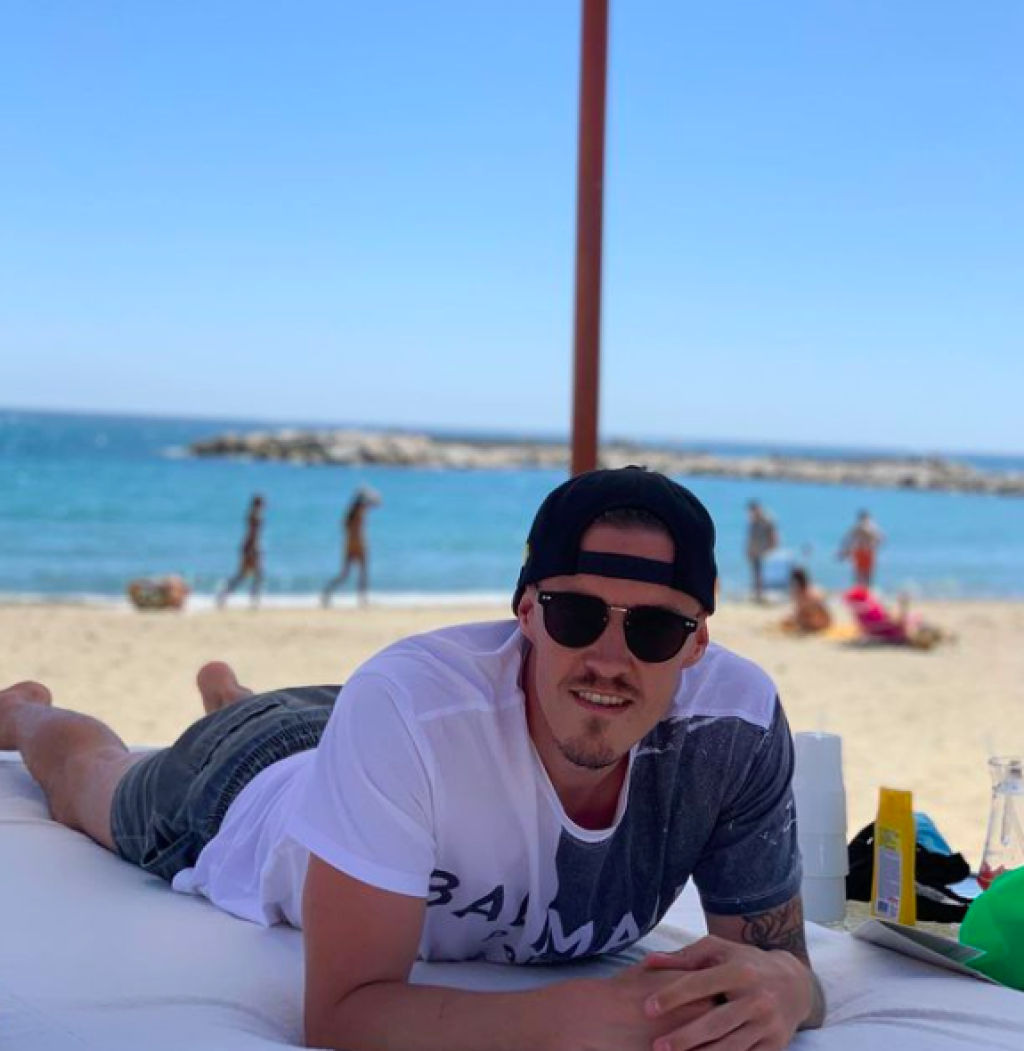 Nemecký futbalový reprezentant Max Kruse sa tam nečakane rozhovoril o sexe a o tom, že ako vníma švédsku trojku.
