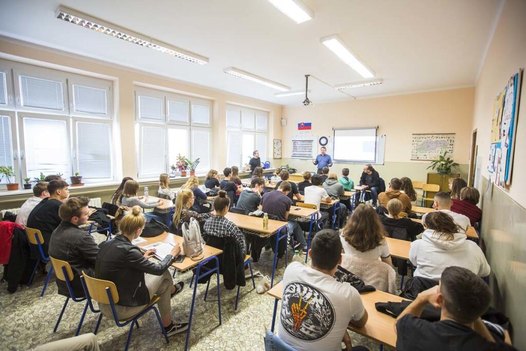 Diskusia so študentmi Gymnázia Karola Štúra v Modre