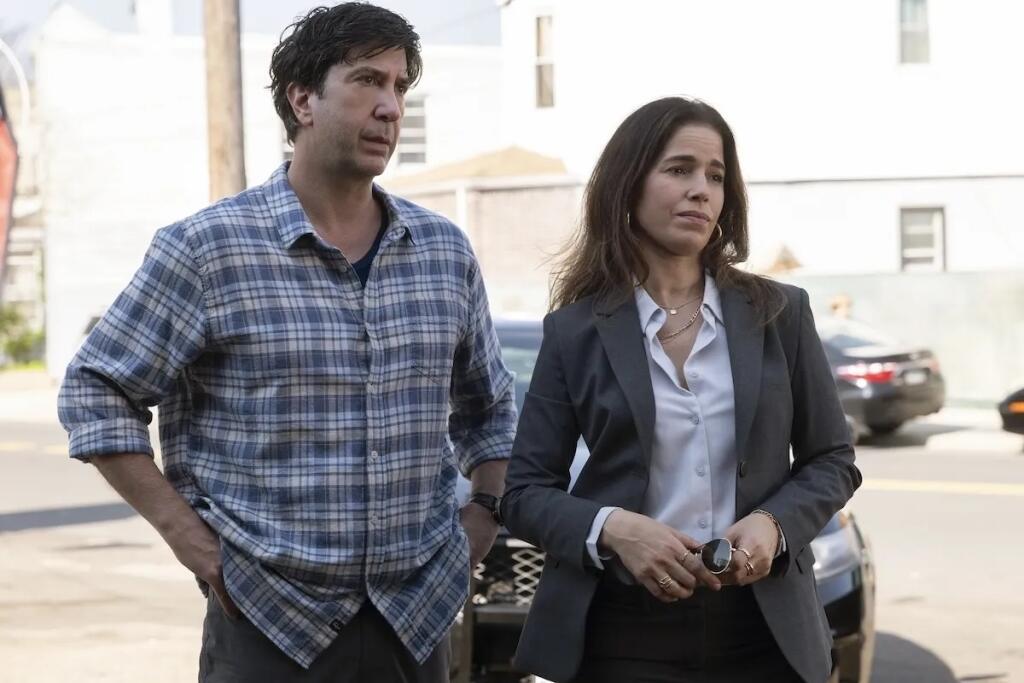 David Schwimmer a Ana Ortiz v seriáli Goosebumps (Zimomriavky).