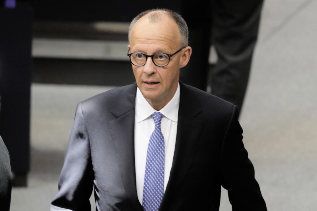 JB 12 Berlín - Líder nemeckých kresťanských demokratov (CDU) Friedrich Merz prichádza na zasadnutie nemeckého parlamentu Bundestag v Berlíne 6. mája 2025. Spolkový snem zvolí predsedu Kresťanskodemokratickej únie (CDU) Friedricha Merza za nového nemeckého kancelára. Merz a členovia jeho novej vlády následne zložia sľuby. FOTO TASR/AP

Friedrich Merz arrives at the parliament Bundestag in Berlin, Tuesday, May 6, 2025. (AP Photo/Markus Schreiber)