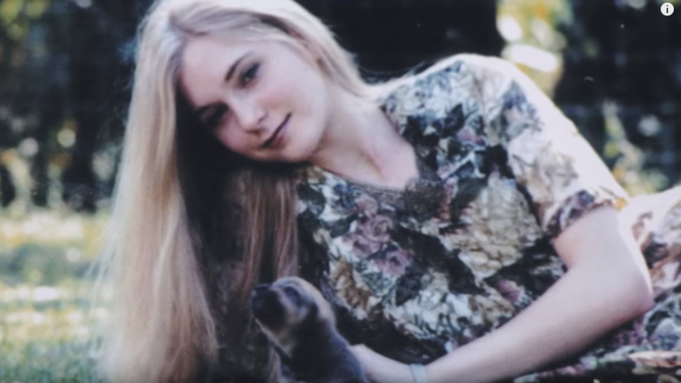 Virginia v časoch, keď slúžila Epsteinovi ako sexuálna otrokyňa.
