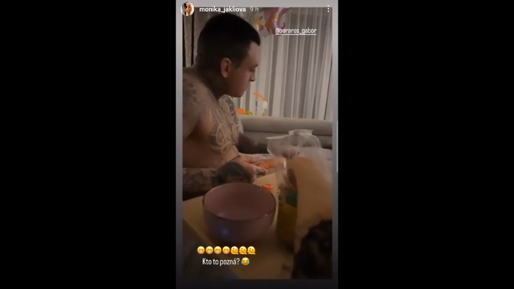 Monika Jákliová svoju drahú polovičku, MMA zápasníka Gábora Borárosa vytočila do nepríčetnosti, keď si hlučne vyberala pistácie zo sáčku.