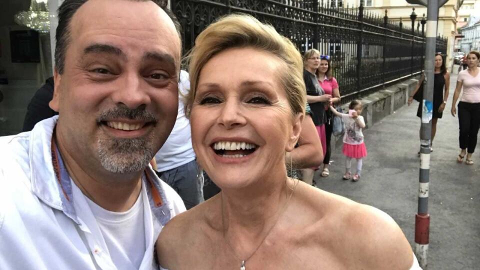 Priateľská Helena: Sväťo mal pred speváčkou obrovský rešpekt. Keď mu však navrhla tykanie, milo ho to potešilo.