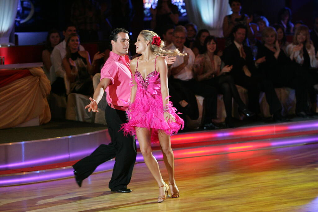 Ivana Surovcova, Filip Tuma
Lets Dence 3, 5 kolo
10.5.2009
Foto: Robo Homola
pôvodný súbor:IMG_foto ROBO HOMOLA_26152.JPG