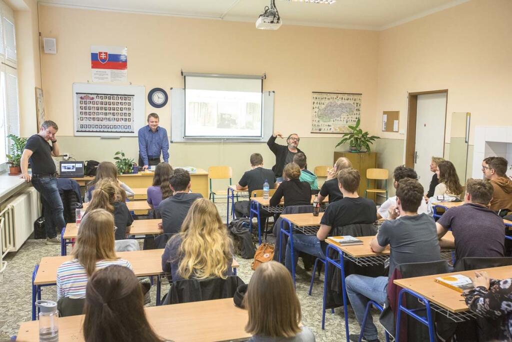 Diskusia so študentmi Gymnázia Karola Štúra v Modre