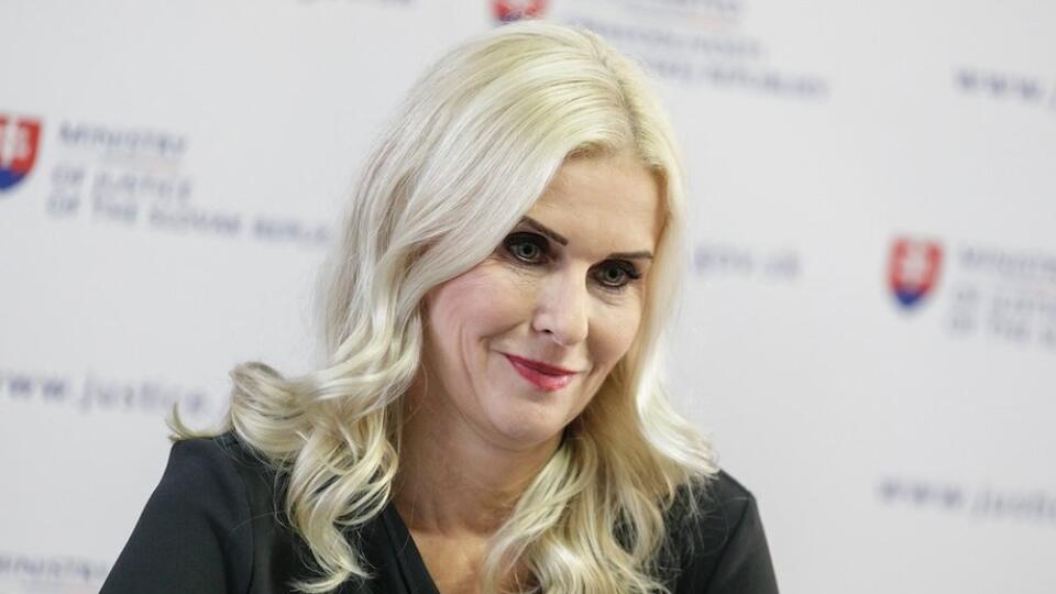 Monika Jankovská mala kedysi dôvod na úsmev. Dnes je jej hlavným cieľom dostať sa z väzby.