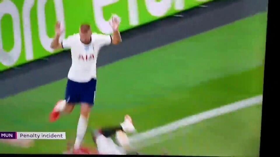 Paul Pogba vyrobil pokutový kop proti Tottenhamu: Manchestru United zabezpečil bod