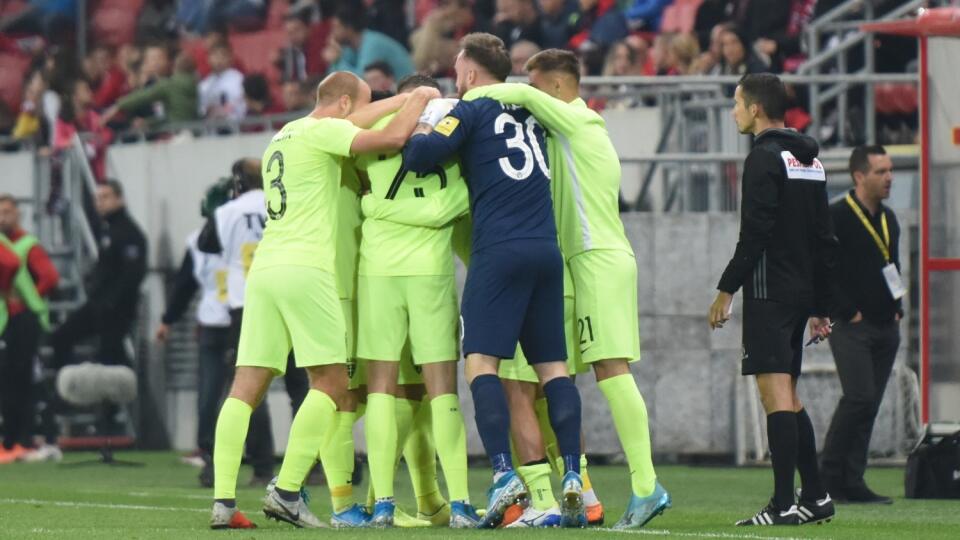 Na snímke gólová radosť hráčov Žiliny v zápase 13. kola Fortuna ligy vo futbale FC Spartak Trnava - MŠK Žilina v Trnave v nedeľu 27. októbra 2019. FOTO TASR - Lukáš Grinaj