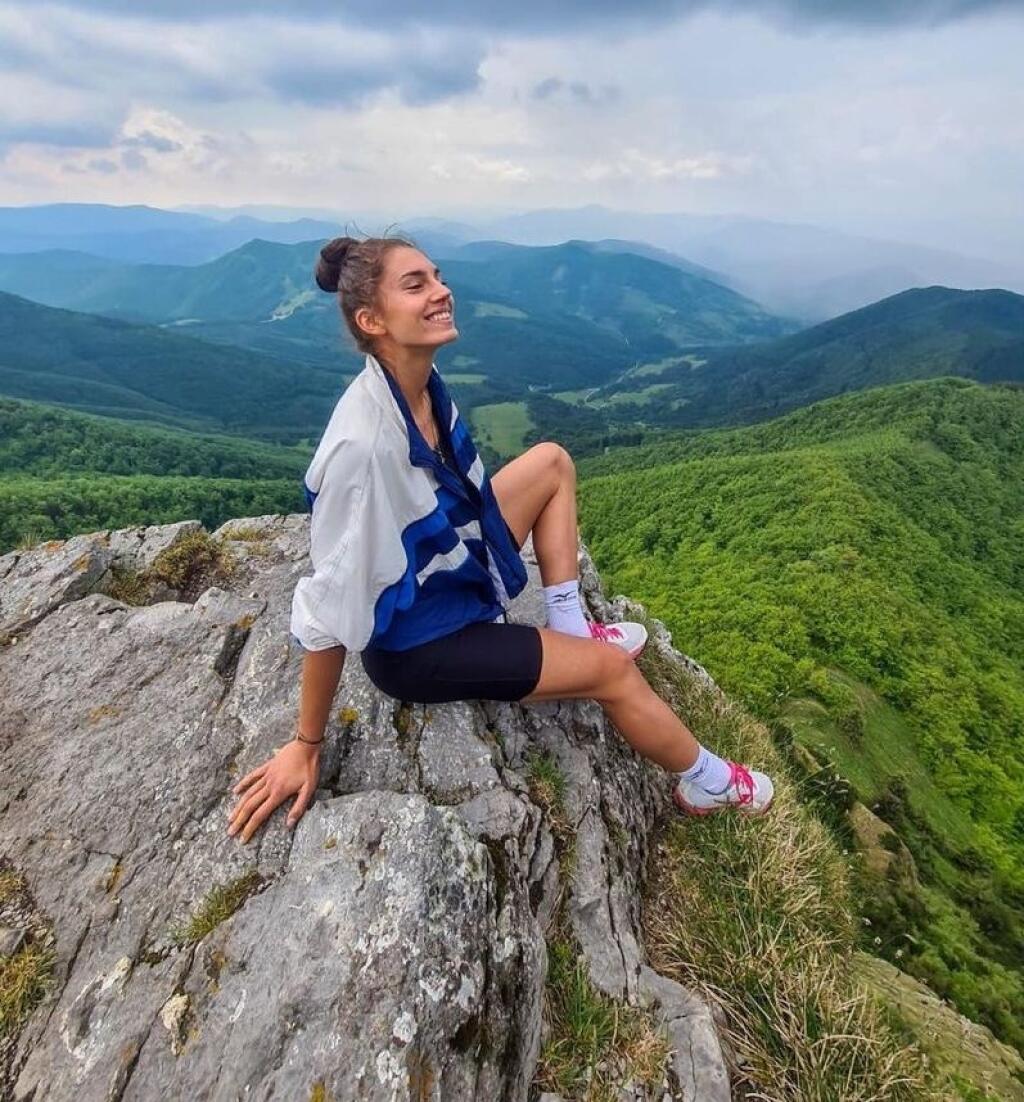 Nikola Radosová patrí k najkrajším slovenským volejbalistkám a svojim dokonalým vzhľadom zaujala na aj nedávnom európskom šampionáte.