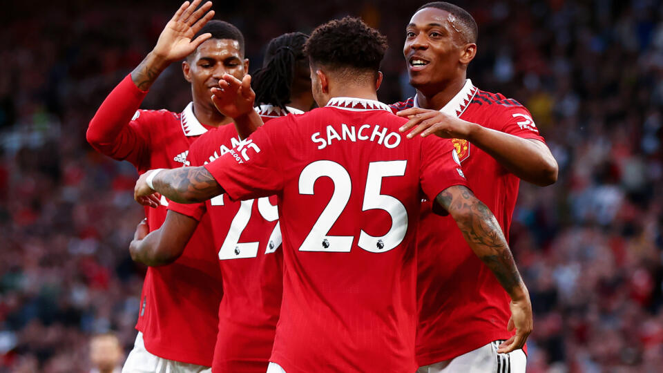 Manchester United zdolal Chelsea 4:1 a zabezpečil si tak miestenku v Lige majstrov v nadchádzajúcej sezóne.