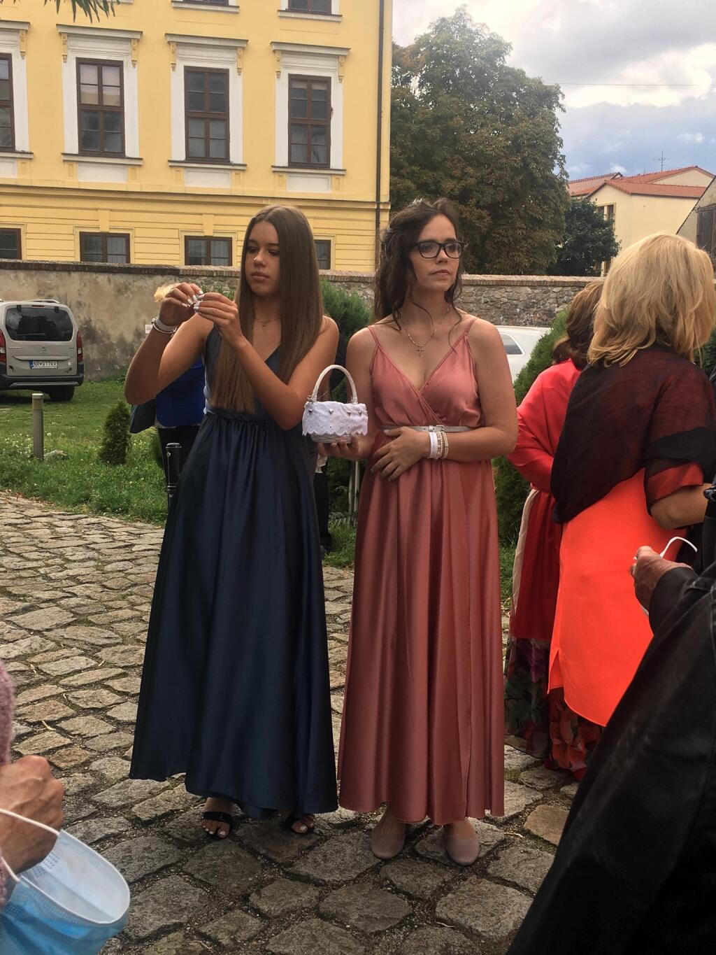 Dcéra Karin Majtánovej (vpravo).