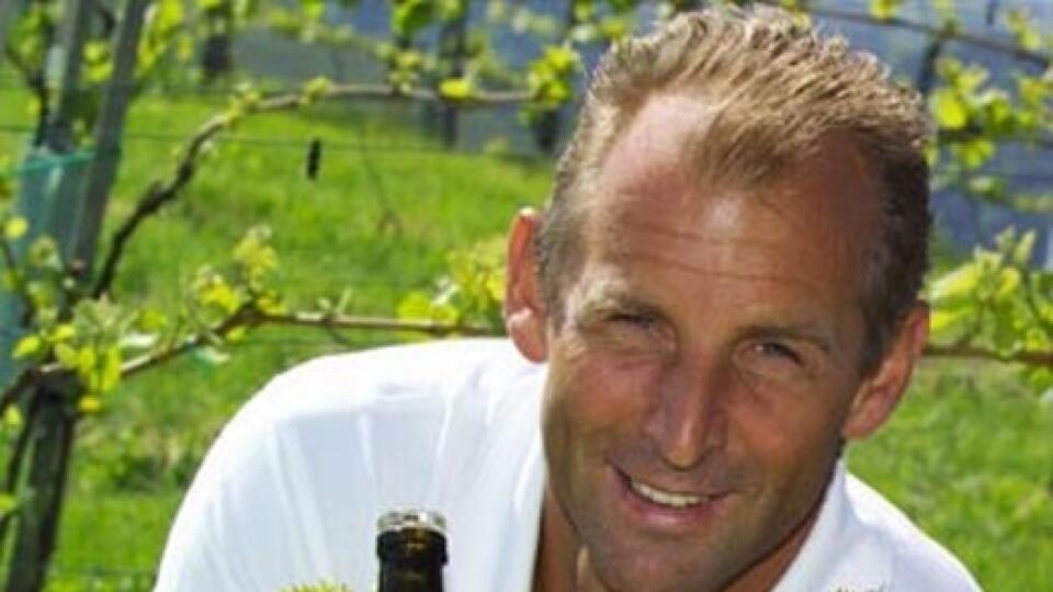 Thomas Muster vo svojej vinici.