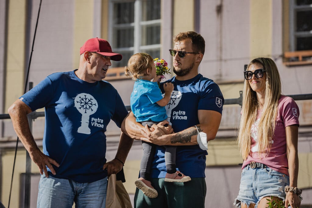 Na snímke zľava Igor Vlha, Michal Kyselica, Lujza Vlhová a Simona Jágerská na pódiu počas podujatia Švábkafest 2021 v Liptovskom Mikuláši.
