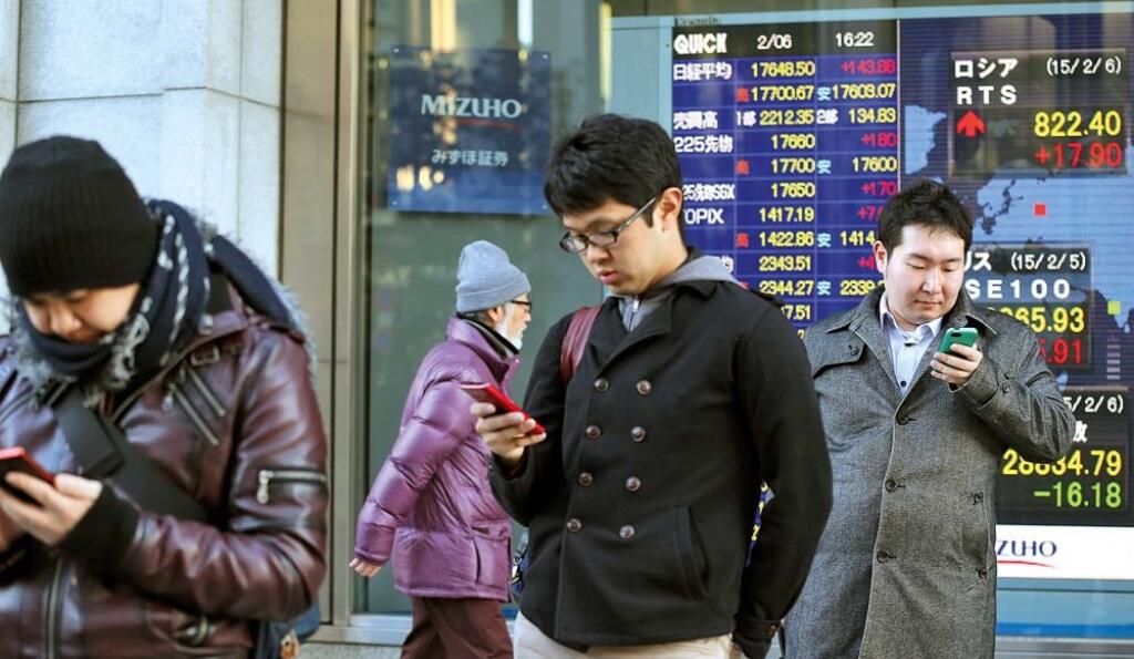 Z dlhodobého pohľadu akcie takmer vždy zarobia viac ako dlhopisy. Výnimkou potvrdzujúcou pravidlo je japonský index Nikkei. Ten dodnes nedohnal obrovské straty z úvodu deväťdesiatich rokov minulého storočia.