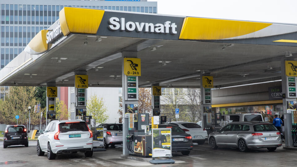 Na situáciu, keď je nafta drahšia ako benzín, si podľa analytikov máme zvykať.