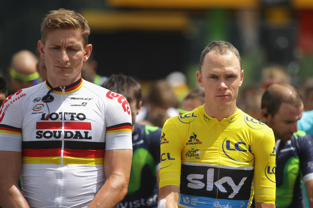 Greipel (vpravo) má v porovnaní s najlepším vrchárom Chrissom Froomom odlišnú stavbu tela. Svaly mu dávajú možnosť vyvinúť obrovskú silu, ale len na niekoľko sekúnd.