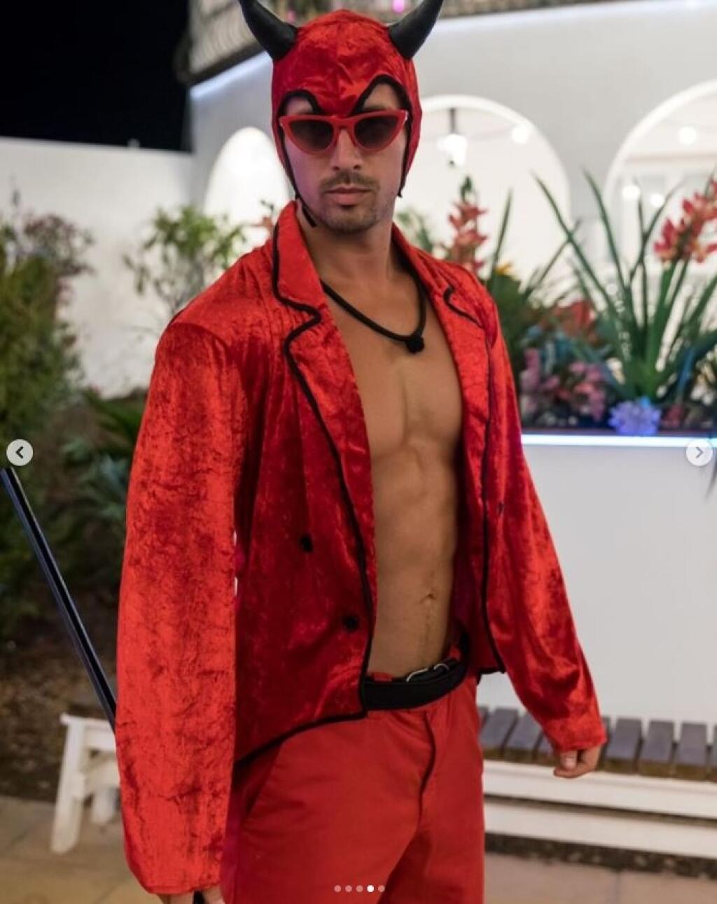 Kostýmy súťažiacich z Love Island.