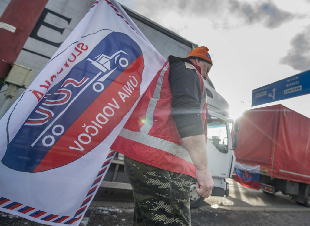 Štrajk Únie autodopravcov Slovenska (UNAS) v Bratislave 7. januára 2020. FOTO TASR - Martin Baumann