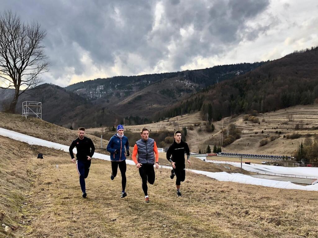 Ján Volko (druhý sprava) na sústredení v Osrblí.