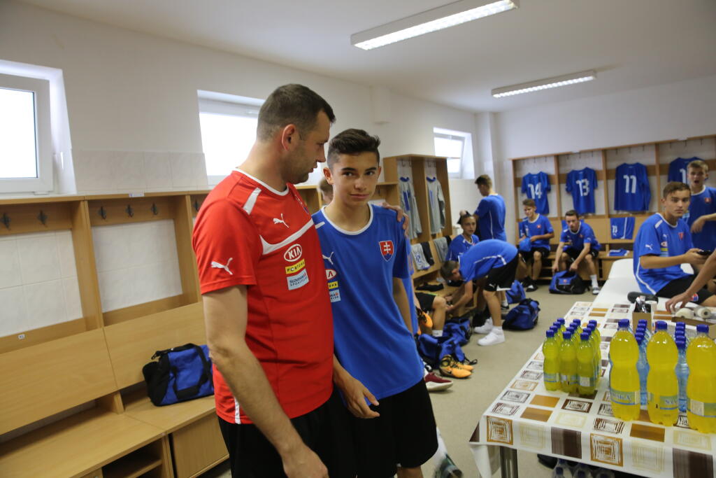 Lucas Demitra prešiel viacerými mládežníckymi výbermi reprezentácie SR vo futbale.