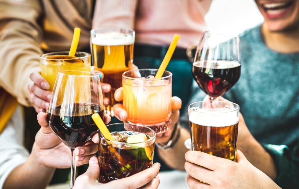 Friends,Hands,Toasting,Fancy,Cocktails,-,Young,People,Having,Fun