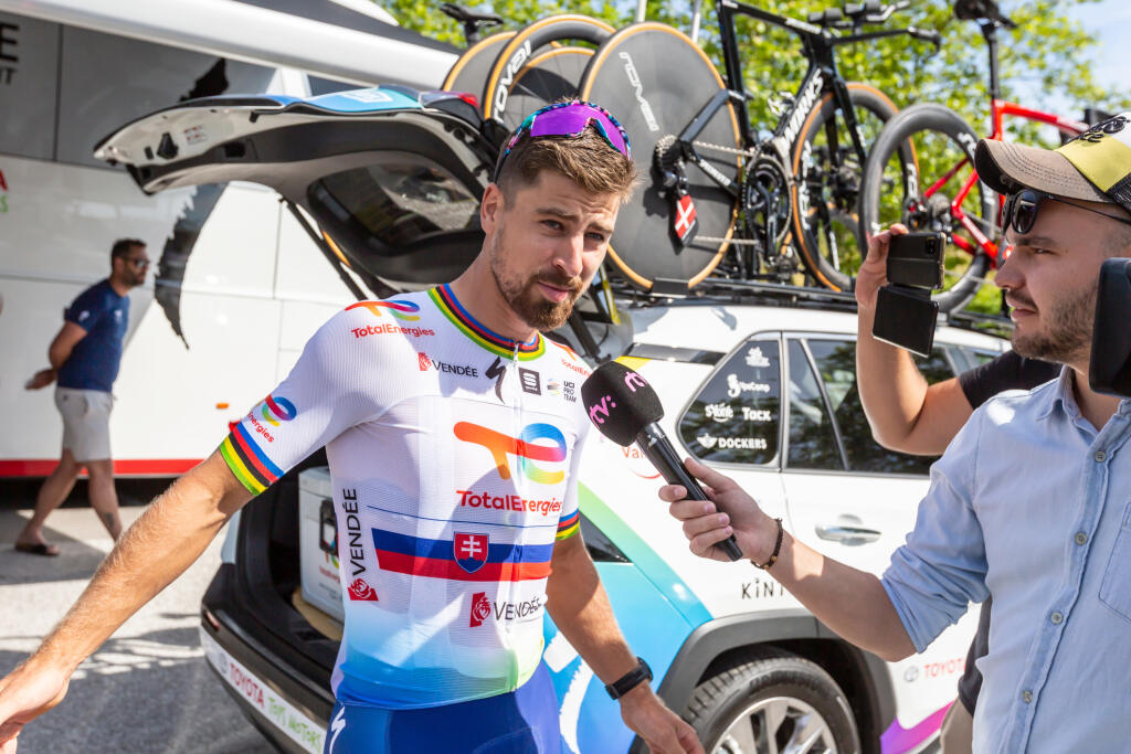 Sagan bol pred dnešnou úvodnou etapu skvele naladený. Úsmev mu však zmizol, pretože počas celého dňa pršalo.