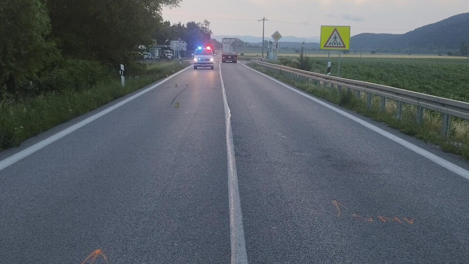 Polícia hľadá svedkov nehody v obci Horné Vestenice.