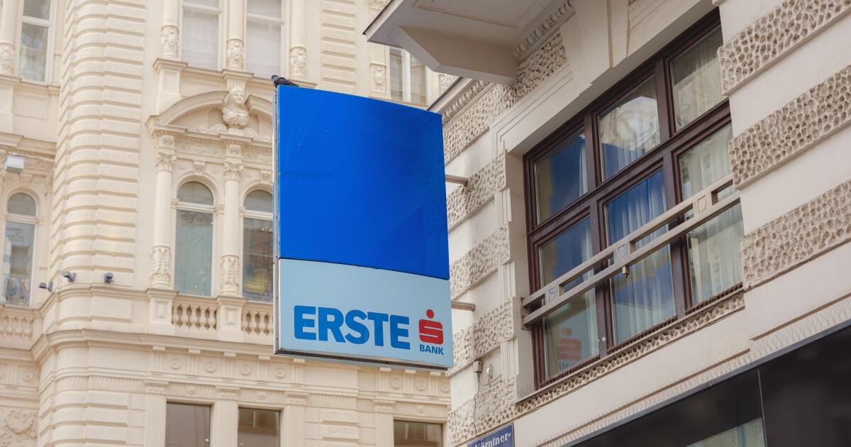Erste to buy back the stake held by Hungary