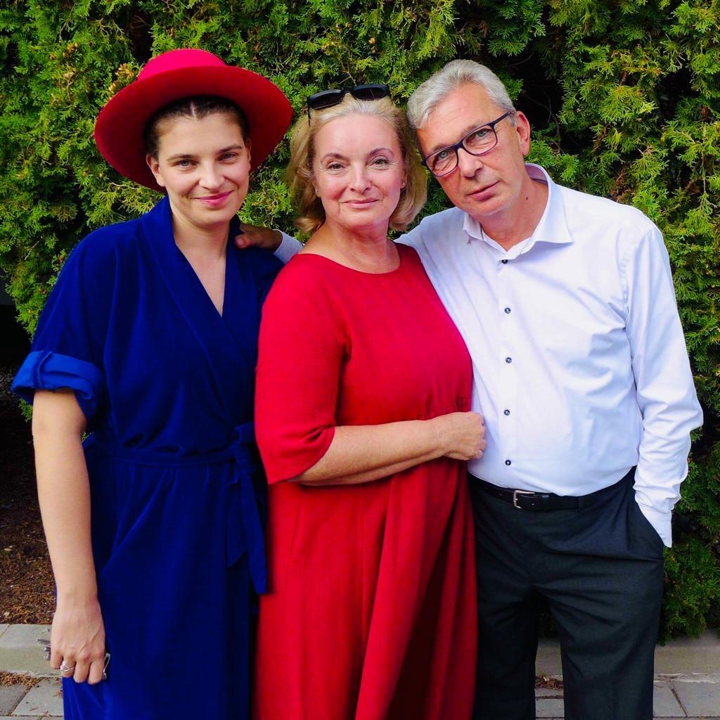 Kompletná rodina: zľava dcéra Katka, Eva Pavlíková a manžel Igor