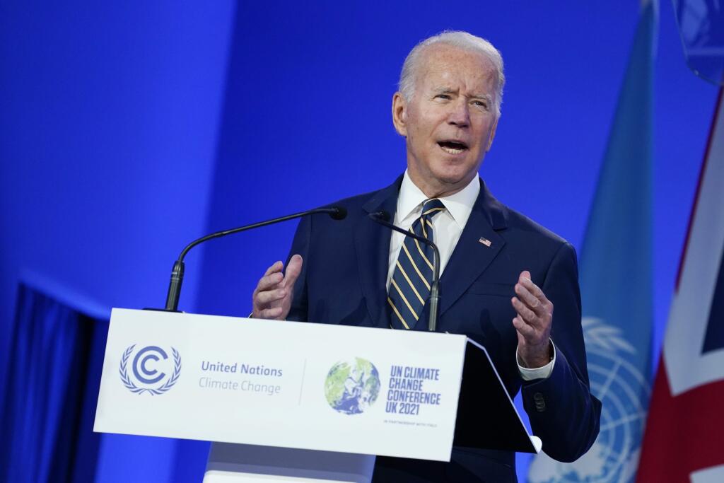 KK50 Glasgow - Americký prezident Joe Biden hovorí na klimatickom summite COP26 v škótskom Glasgowe v pondelok 1. novembra 2021. V Glasgowe sa v nedeľu oficiálne začal klimatický summit OSN COP26, ktorý potrvá do 12. novembra. FOTO TASR/AP
President Joe Biden speaks during the COP26 U.N. Climate Summit, Monday, Nov. 1, 2021, in Glasgow, Scotland. (AP Photo/Evan Vucci)