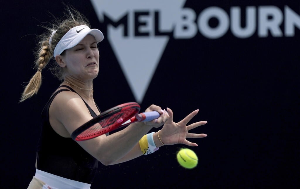 Eugenie Bouchardová odvracia úder Talianky Martiny Trevisanovej