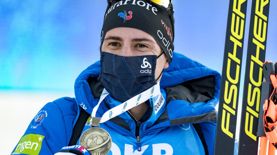 Francúzsky biatlonista Quentin Fillon Maillet triumfoval vo štvrtkovom šprinte na 10 km v rámci 9. kola Svetového pohára.