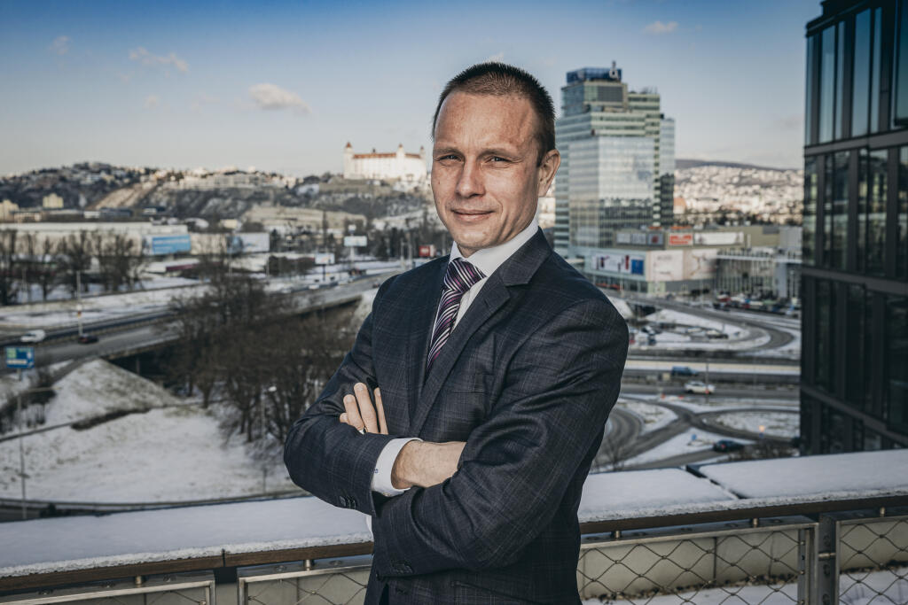 „Najpálčivejšia je oblasť dane z príjmov. Tam sa v posledných rokoch zákon deformoval,“ hovorí prezident komory daňových poradcov J. Danis.