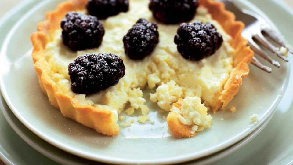 Tartletky s mascarpone a černicami