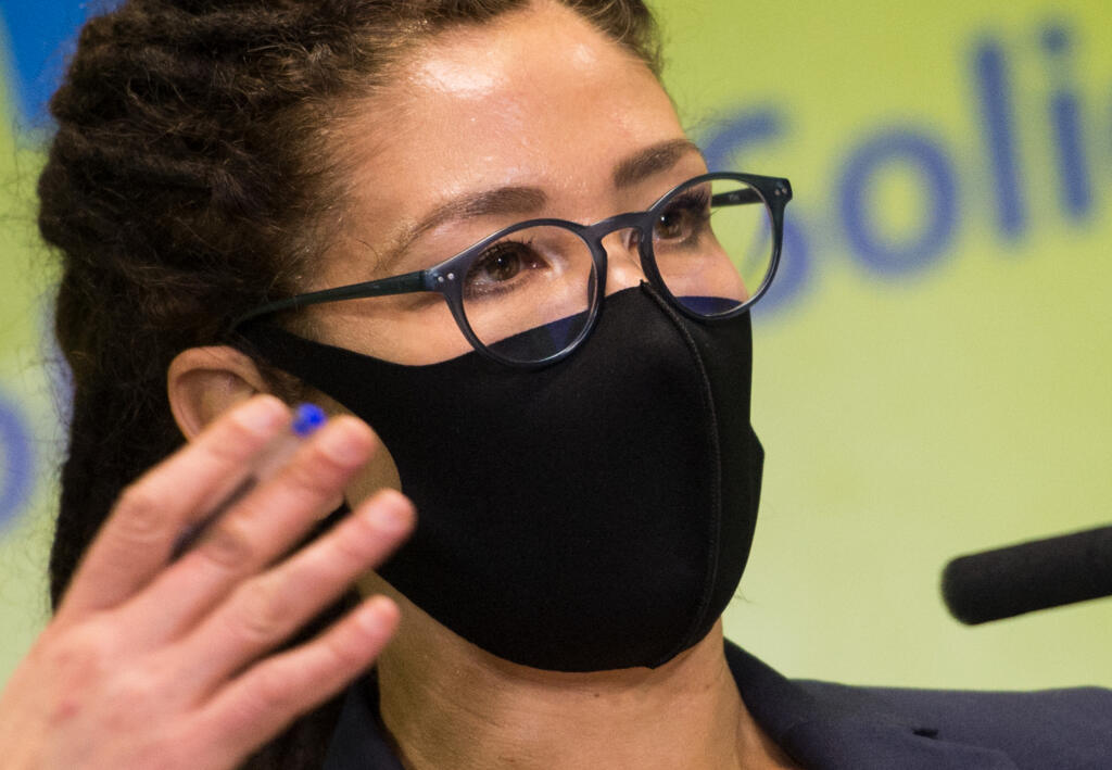 Na snímke europoslankyňa za SaS a predsedníčka Výboru EP pre zamestnanosť a sociálne veci Lucia Ďuriš Nicholsonová počas brífingu s novinármi na tému 