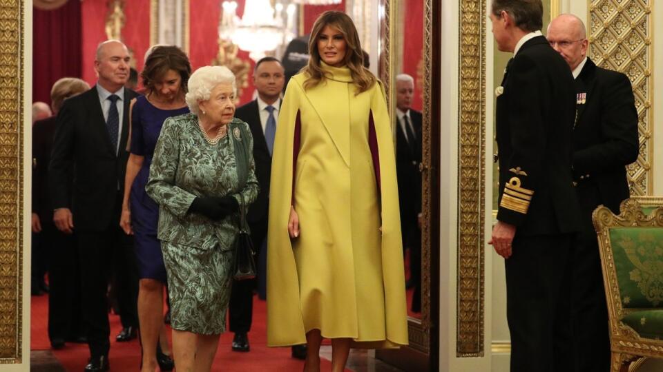 Summit NATO: Melania Trump a kráľovná Alžbeta.