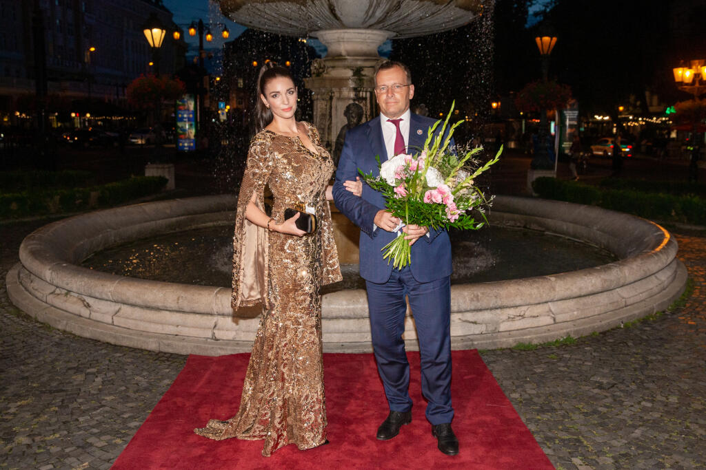 Galavečer Slovenka roka 2021 v historickej budove Slovenského národného divadla. Na snímke je Boris Kollár a Barbora Richterová.