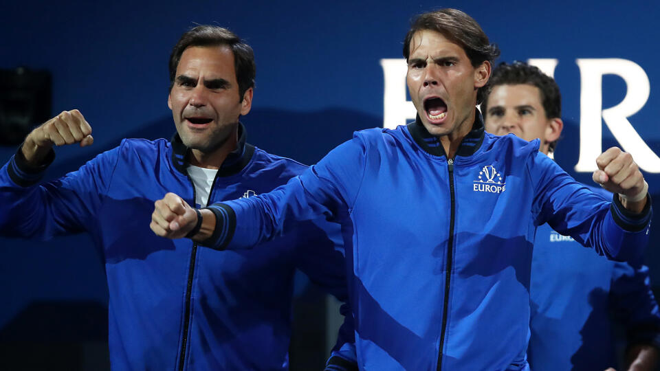 Roger Federer a Rafa Nadal počas Laver Cupu.