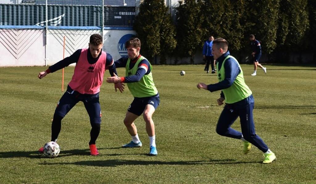 Futbalisti ViOn-u naposledy spoločne trénovali 10. marca.