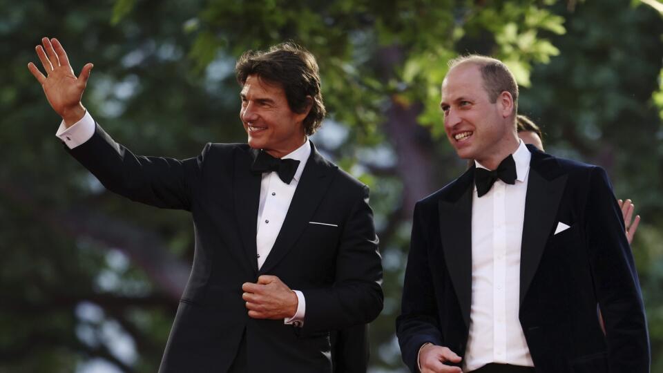 Tom Cruise a princ William nešetrili úsmevmi.