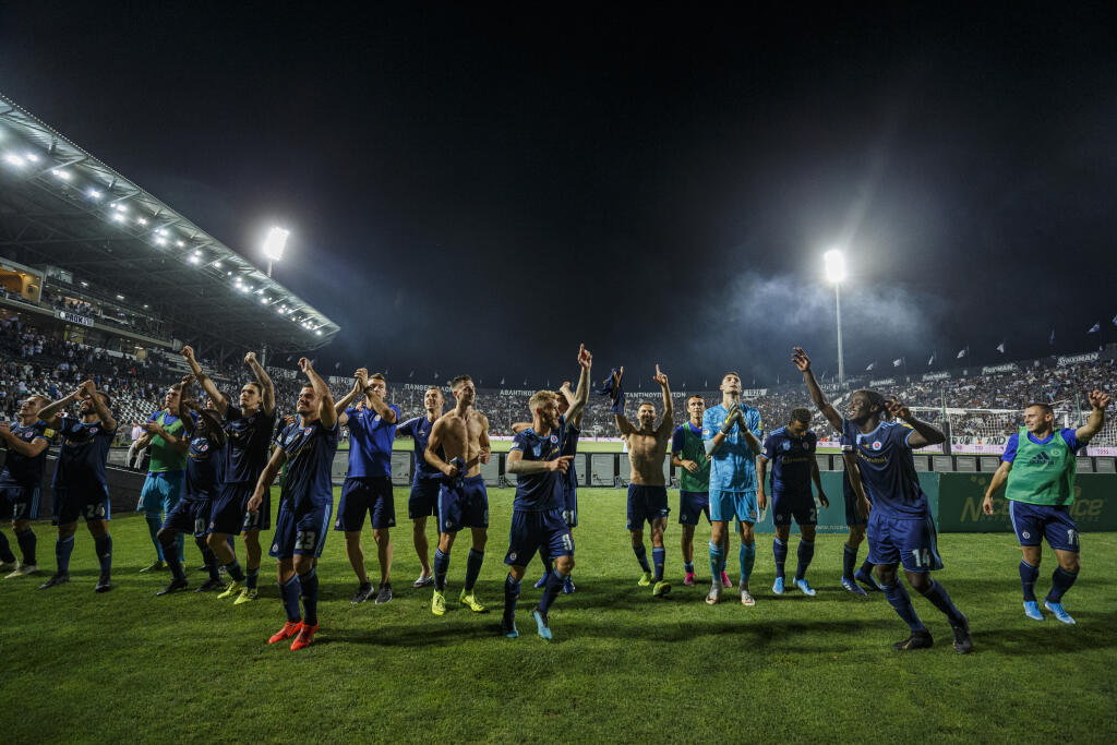 Futbalisti Slovana sa tak budú musieť zaobísť bez podpory fanúšikov a spoliehať sa naopak musia iba na svoje schopnosti.