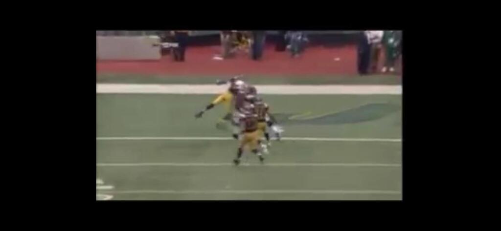 Anquan Boldin- hráč NFL utrpel počas zápasu vážne poranenie hlavy.