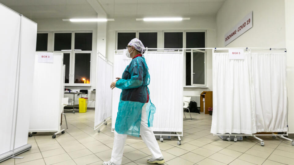 Na snímke očkovanie proti vírusu Covid-19 vo Fakultnej nemocnici v Nitre