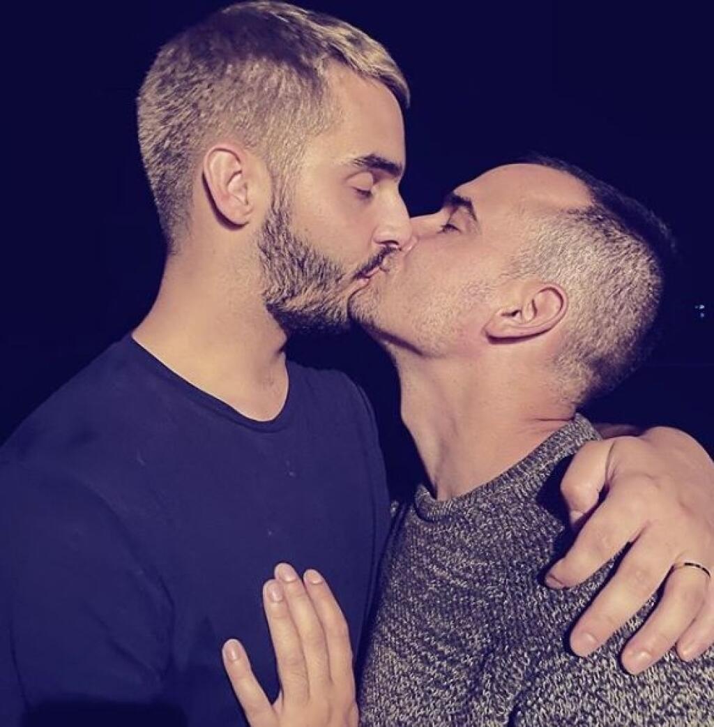 Jakub Petraník svoju lásku neskrýva. Takýto vášnivý bozk zverejnil nedávno.