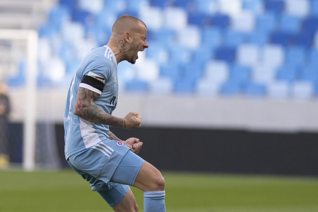Na snímke futbalista Slovana Vladimír Weiss ml. sa raduje po strelení prvého gólu počas 22. kola Fortuna ligy ŠK Slovan Bratislava – FC DAC 1904 Dunajská Streda 6. marca 2021 v Bratislave. FOTO TASR - Pavel Neubauer