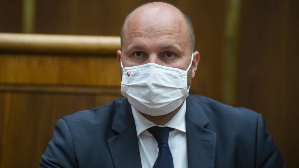 Na snímke minister obrany SR Jaroslav Naď (OĽaNO) počas rokovania 48. schôdze NR SR 19. októbra 2021 v Bratislave. FOTO TASR - Jakub Kotian